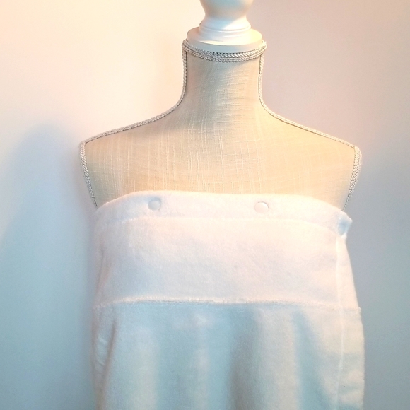 NWOT Hammacher Schlemmer Terri Wrap w/pockets - Picture 2 of 7